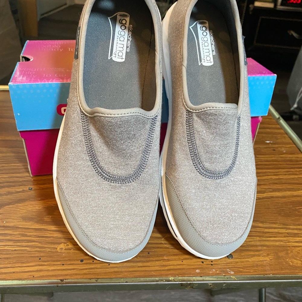 Sketchers Women's Gray go walk Slip-On Sneakers